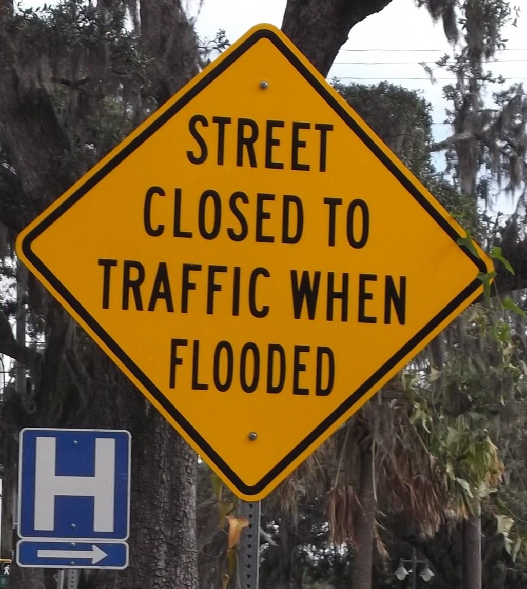Street Closed when Flooded and H signs detail_thumb.jpg