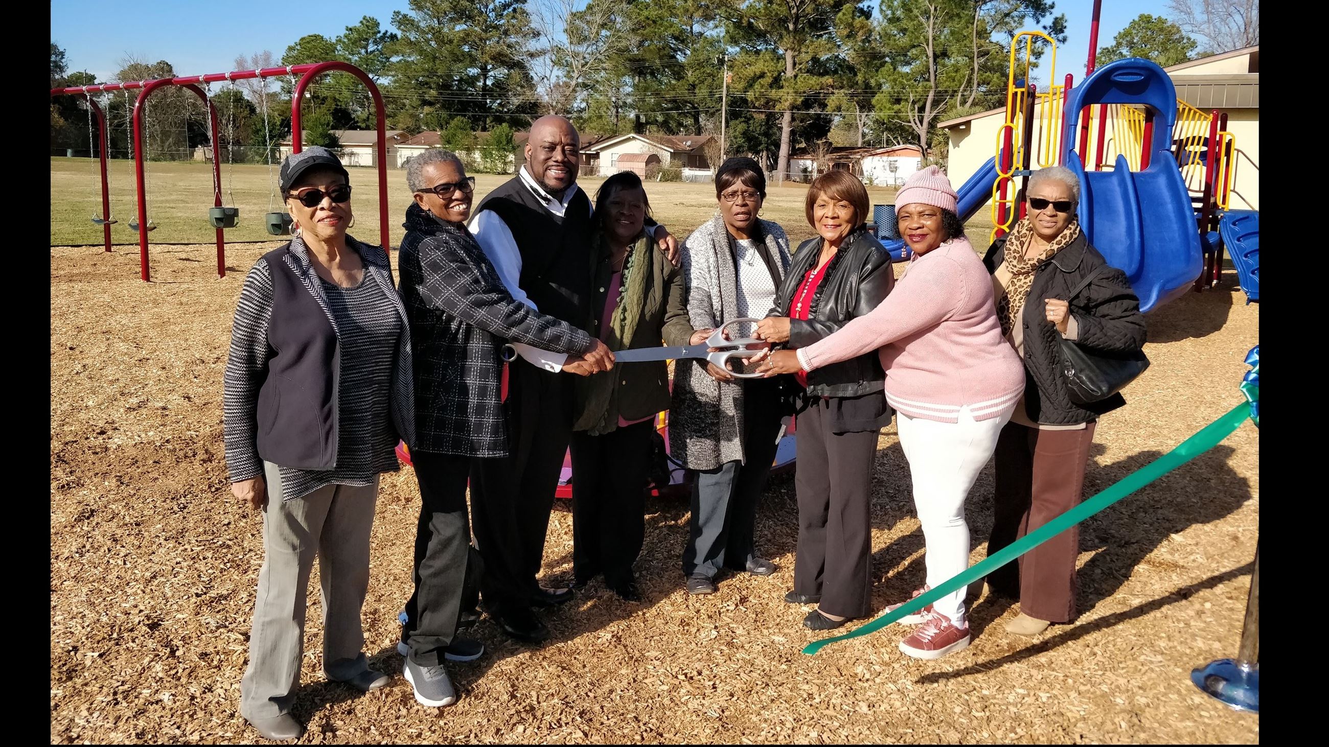 Alderman Johnson with Cloverdale Association Members