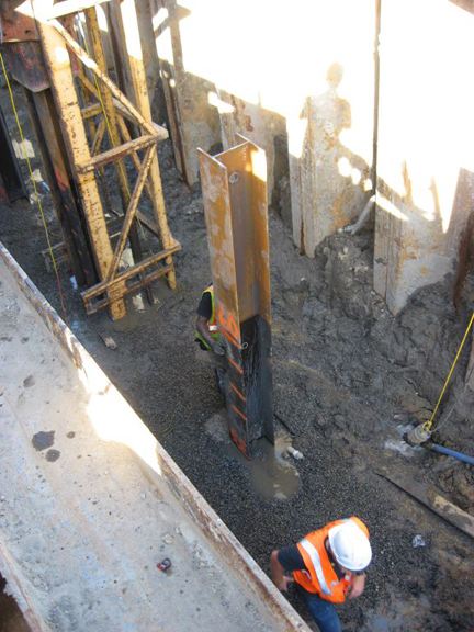 100915_Bilbo-Canal-65-ft.-H-Pile-Driving.jpg